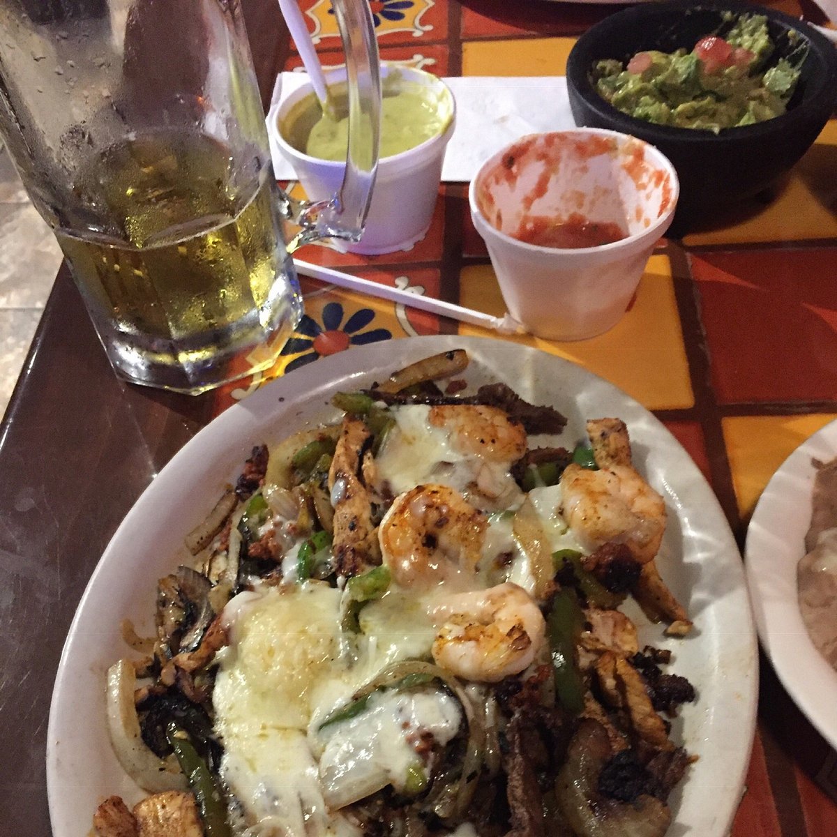 Los Comales Mexican Bar and Grill signature dishes FajitasEnchilada HuastecasParrillada Los Comales